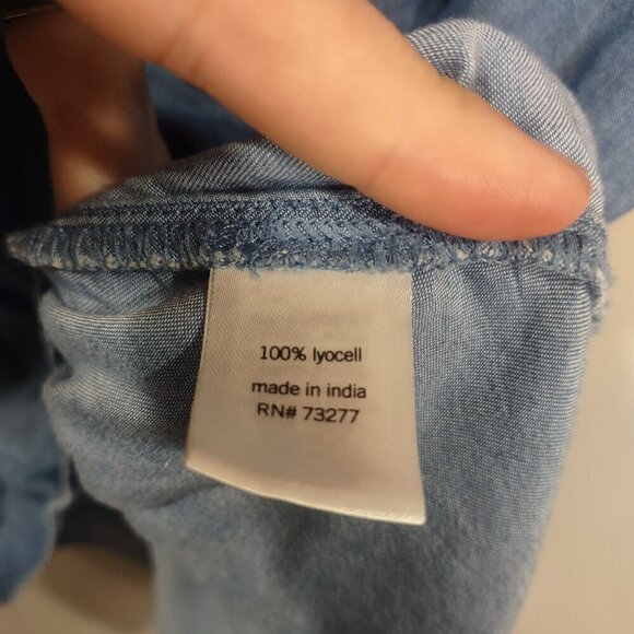 EVRI Women's Sleeveless Denim Top Size 1X - Picture 4 of 8